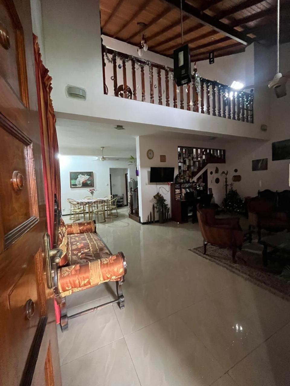 Leisure Home Коломбо Экстерьер фото